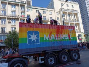 Parada Równości w Warszawie zablokowana przez protest antyizraelski (Zdjęcie: Facebook Solidarnie z Palestyną)