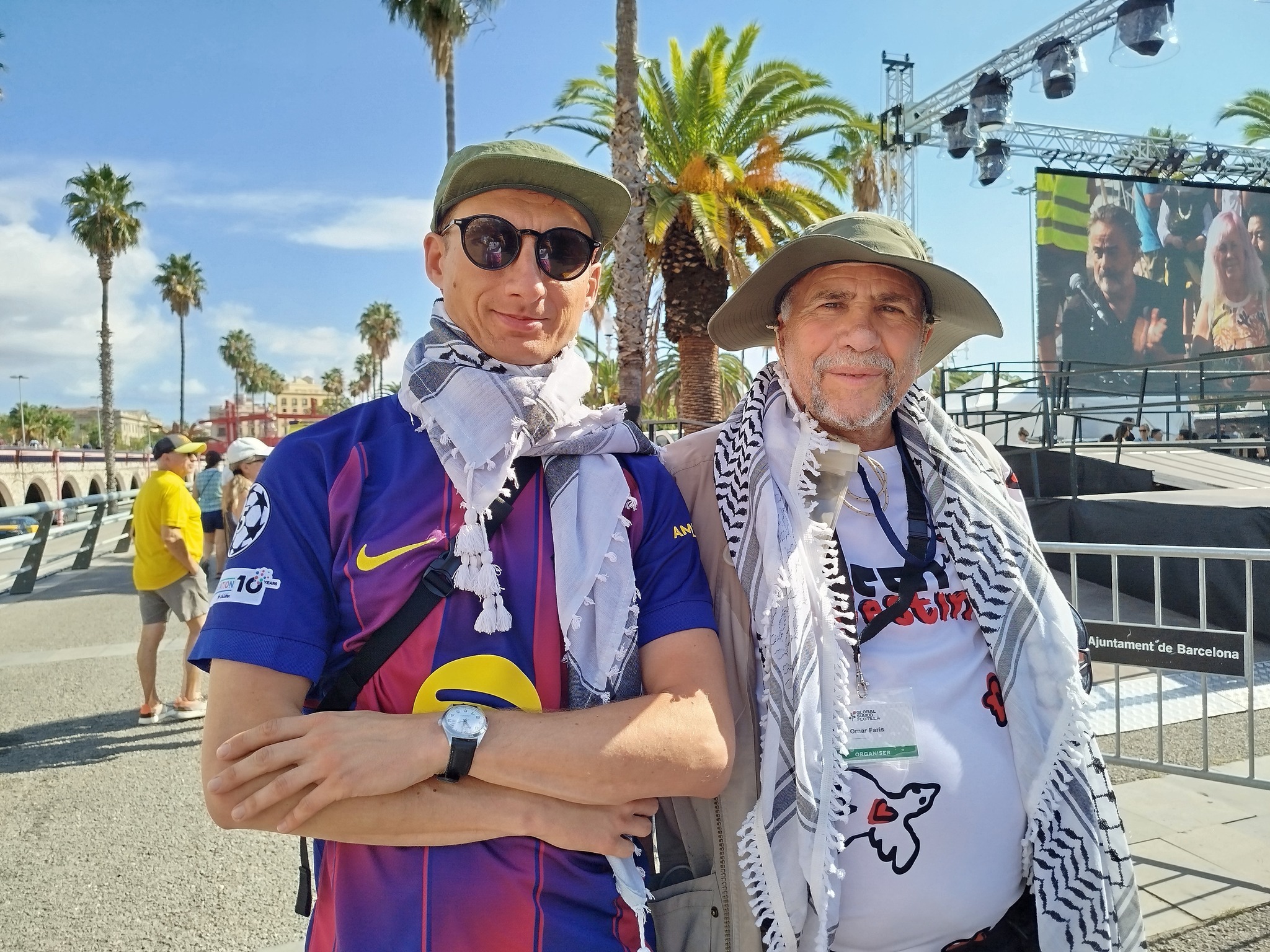 Poseł Koalicji Obywatelskiej Franciszek Sterczewski oraz działacz społeczny i prezes Stowarzyszenia Społeczno-Kulturalnego Palestyńczyków w Polsce Omar Faris. Barcelona 31.08.2025